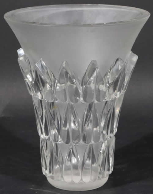 R. Lalique Feuilles Vase