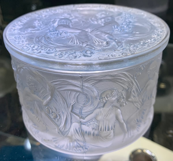 R. Lalique Figurines et Voiles Powder Box