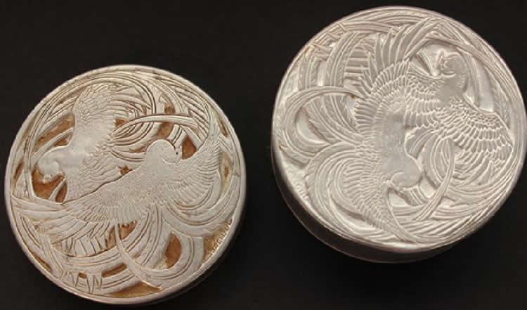 R. Lalique Fleurs D'Amour Powder Box
