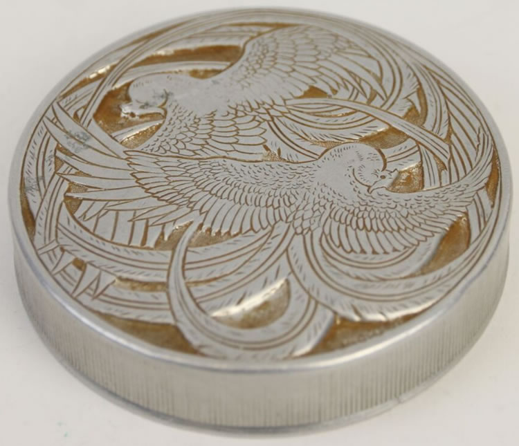 R. Lalique Fleurs D'Amour Powder Box
