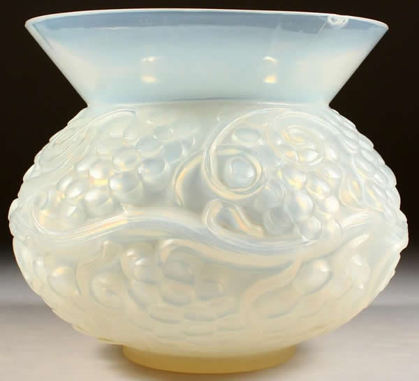 R. Lalique Fontainebleau Vase