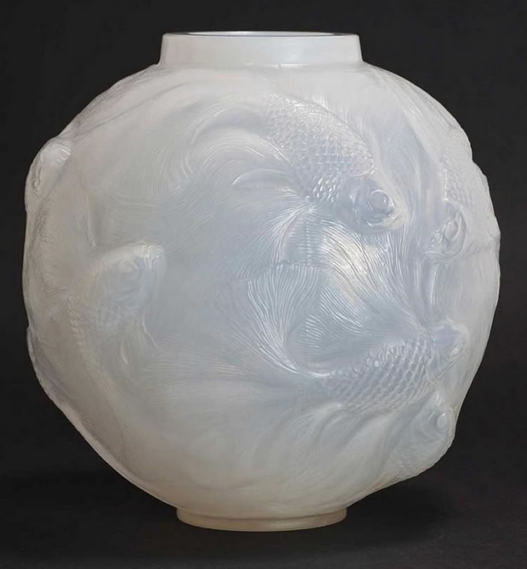 R. Lalique Formose Vase