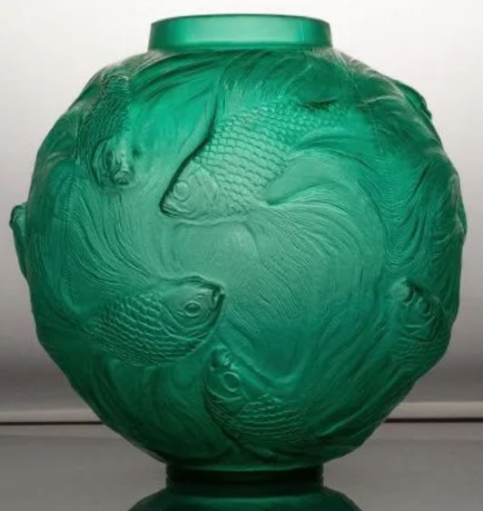 R. Lalique Formose Vase