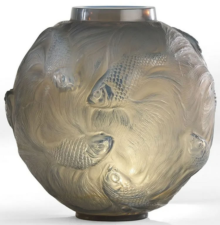 R. Lalique Formose Vase