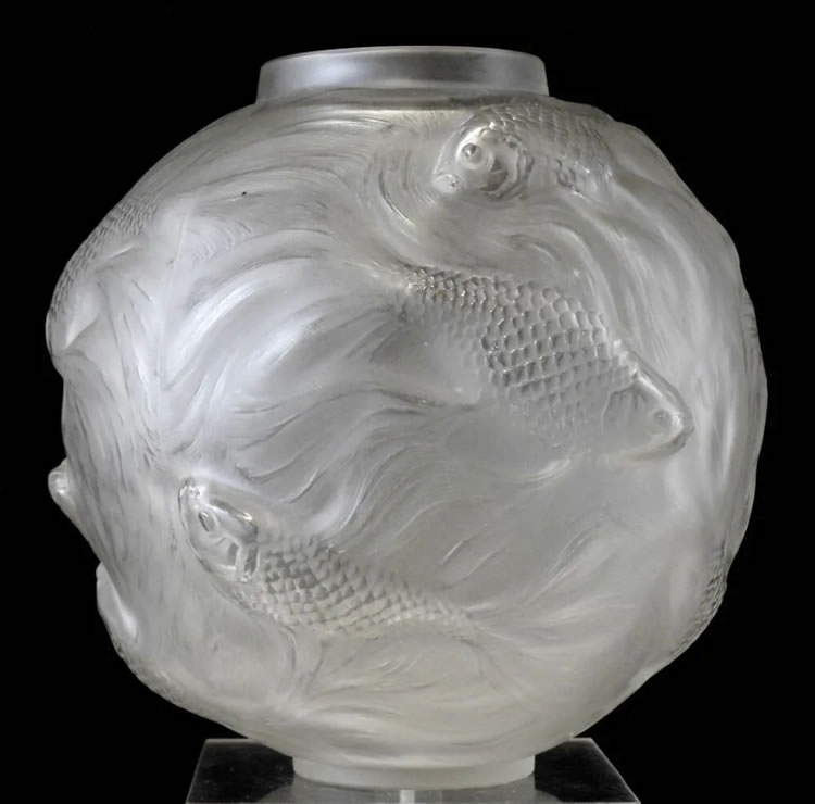 R. Lalique Formose Vase