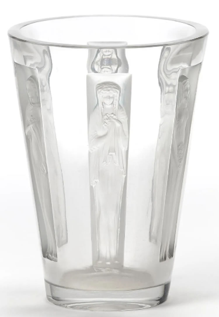 R. Lalique Gobelet Six Figurines Vase