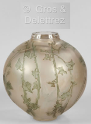 R. Lalique Grande Boule Lierre Vase