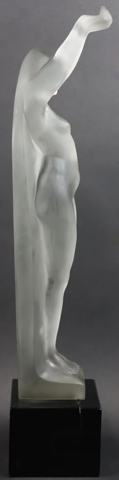 R. Lalique Grande Nue Bras Leves Statue