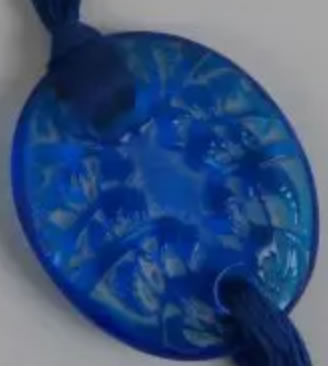 R. Lalique Guepes Pendant