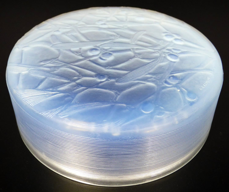 R. Lalique Gui Powder Box