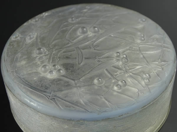 R. Lalique Gui Powder Box