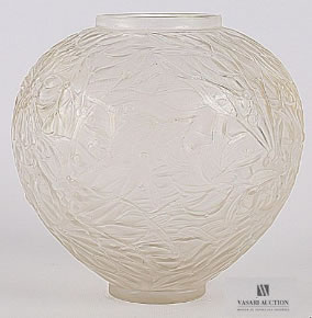 R. Lalique Gui Vase