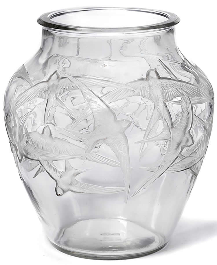 R. Lalique Hirondelles Vase