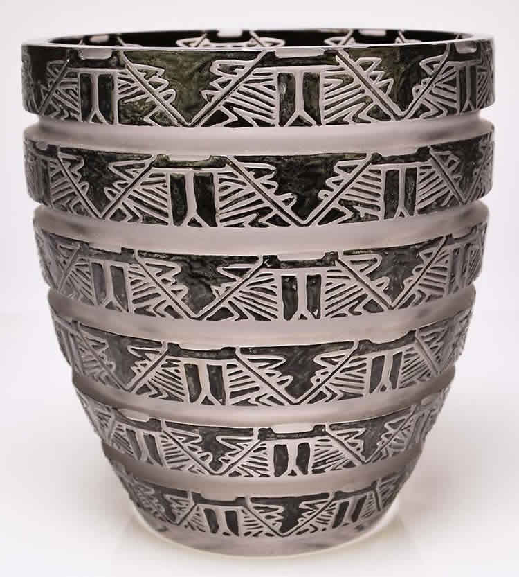 R. Lalique Lagamar Vase
