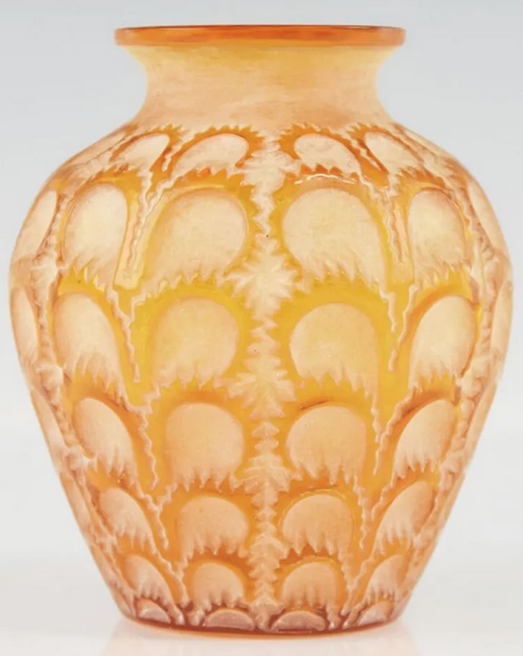 R. Lalique Laiterons Vase