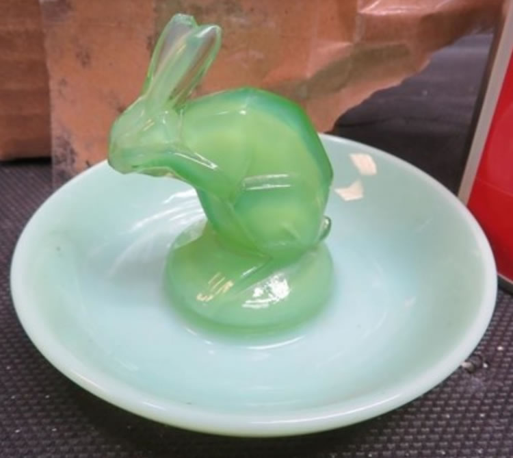R. Lalique Lapin Ashtray
