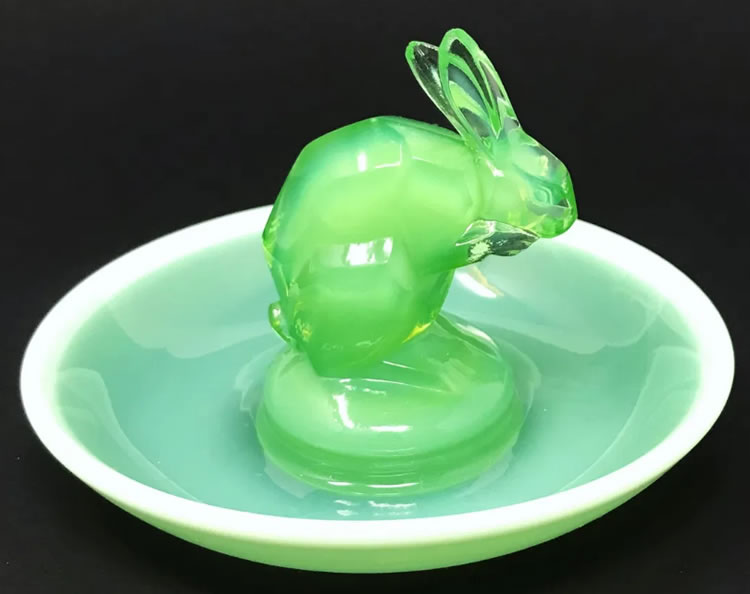 R. Lalique Lapin Cendrier