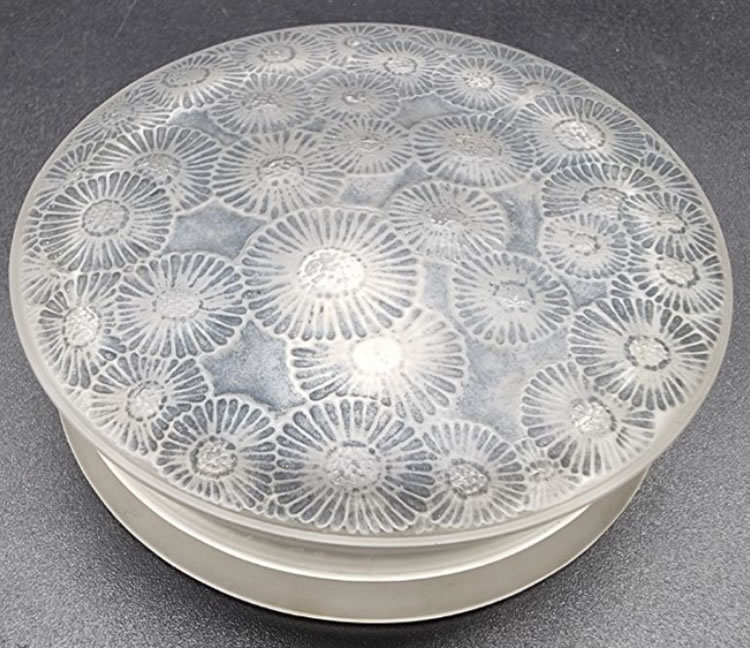R. Lalique Marguerites Box