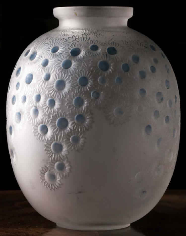 R. Lalique Marguerites Vase