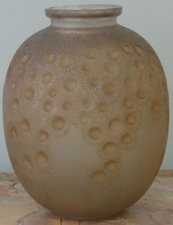 R. Lalique Marguerites Vase