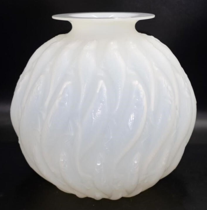 R. Lalique Marisa Vase