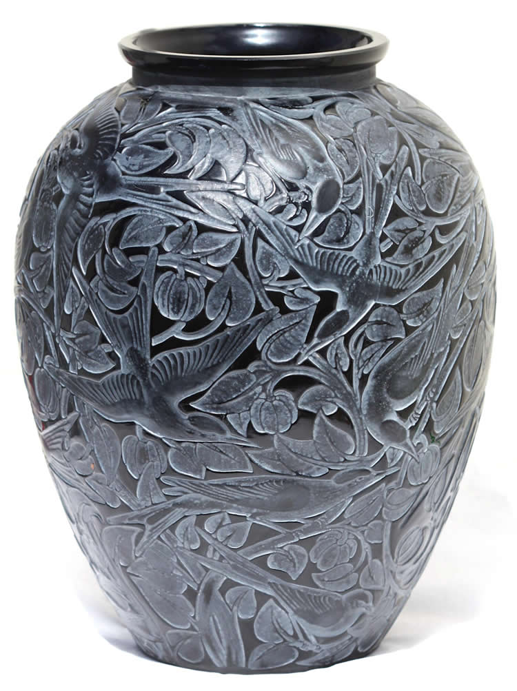 R. Lalique Martin Pecheurs Vase