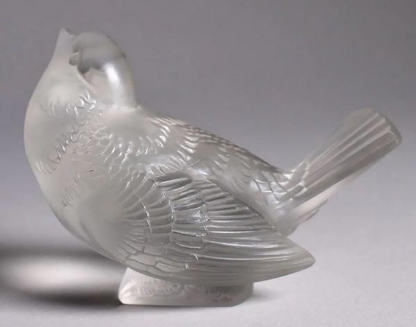 R. Lalique Moineau Moqueur Paperweight