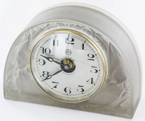 R. Lalique Moineaux Clock