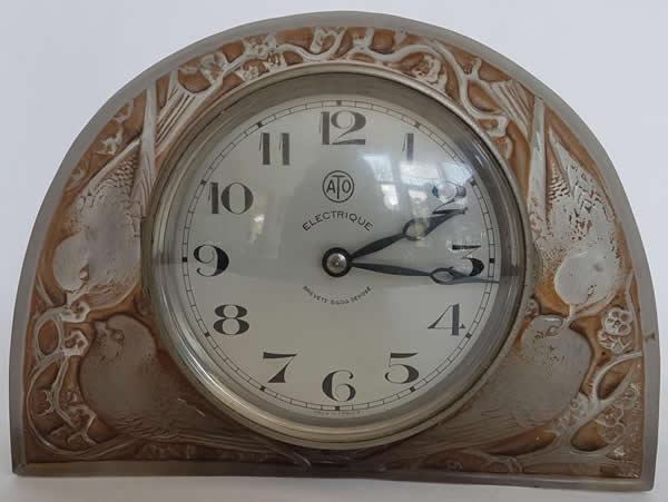 R. Lalique Moineaux Clock