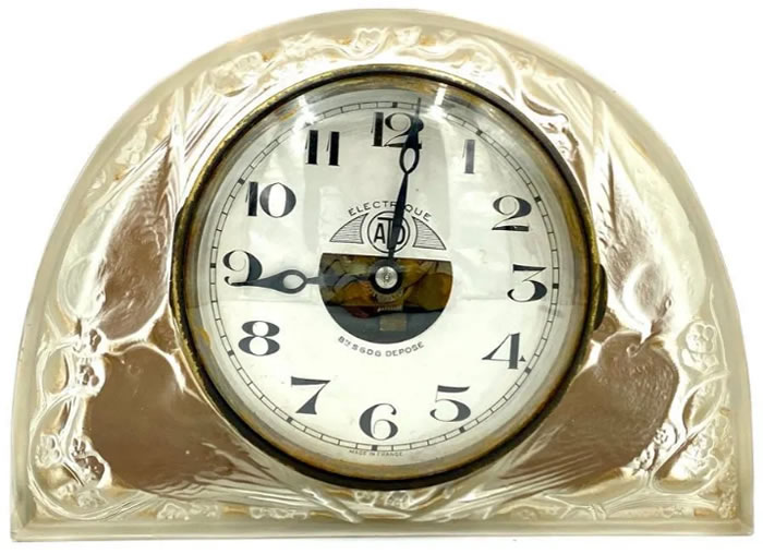 R. Lalique Moineaux Clock