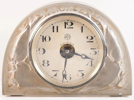 R. Lalique Moineaux Clock