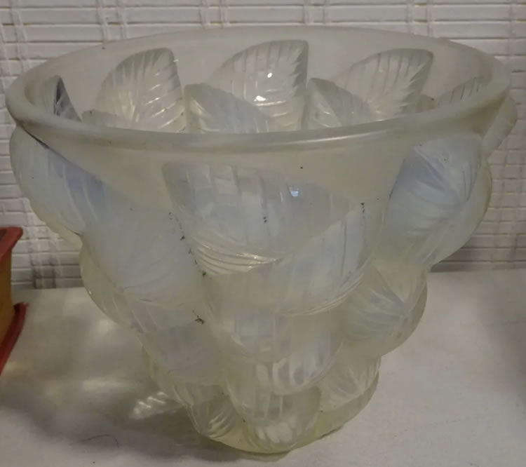 R. Lalique Moissac Vase