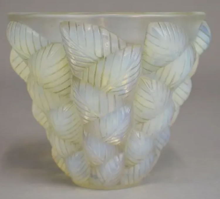 R. Lalique Moissac Vase