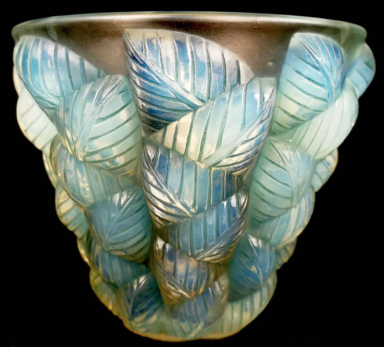 R. Lalique Moissac Vase