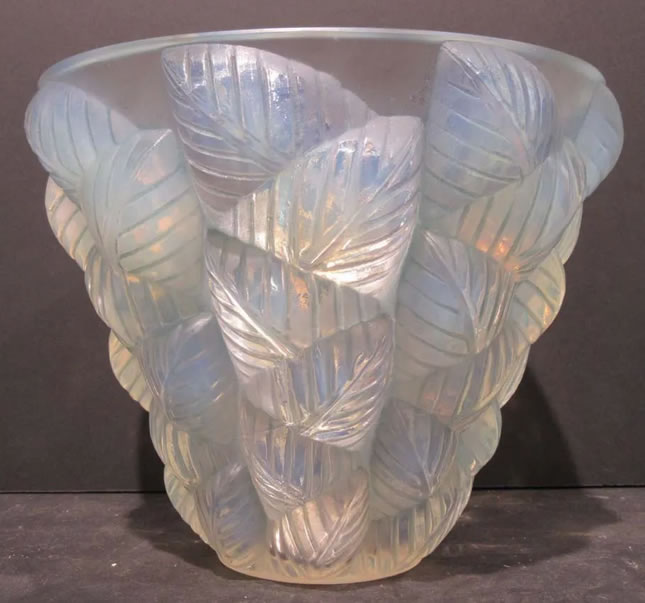 R. Lalique Moissac Vase