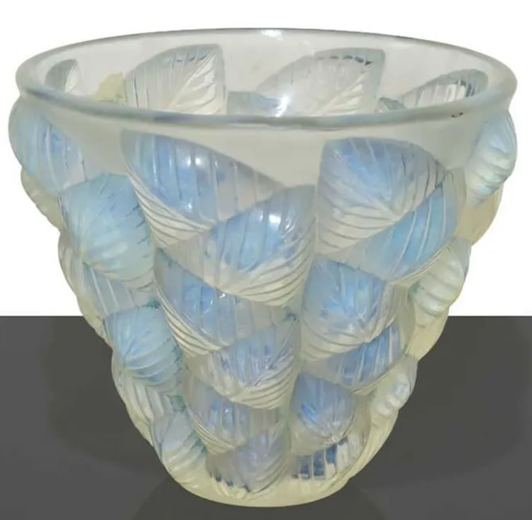 R. Lalique Moissac Vase
