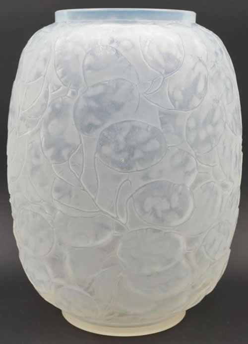 R. Lalique Monnaie Du Pape Vase