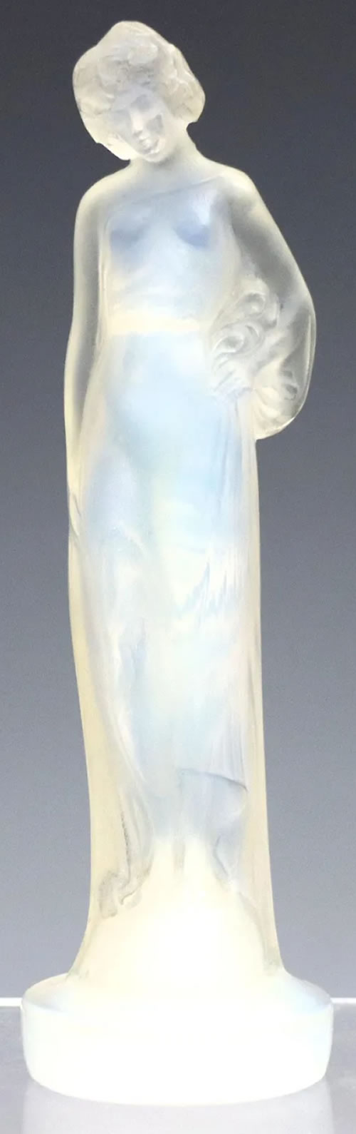 R. Lalique Moyenne Nue Statue