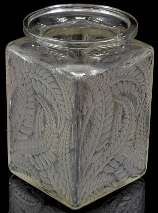R. Lalique Myrrhis Vase