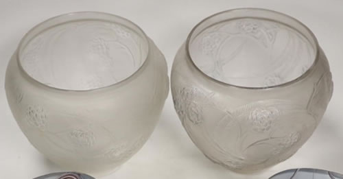 R. Lalique Nefliers Vase