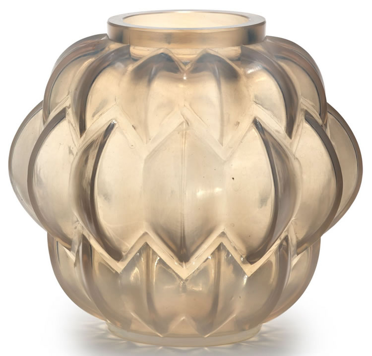 R. Lalique Nivernais Vase