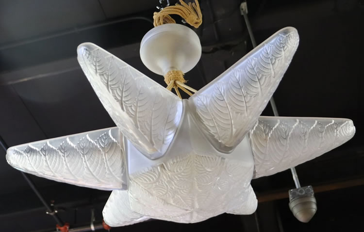 R. Lalique Noisetier Chandelier