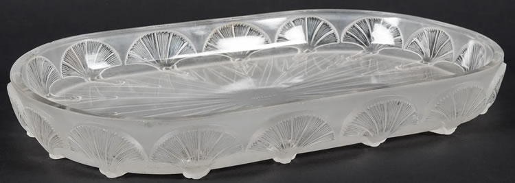 R. Lalique Oeillets Table Centre