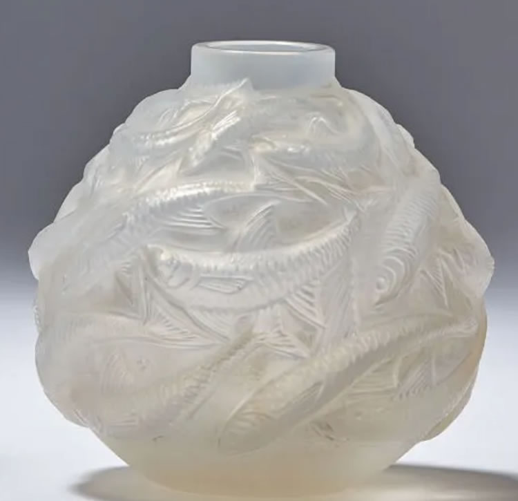 R. Lalique Oleron Vase