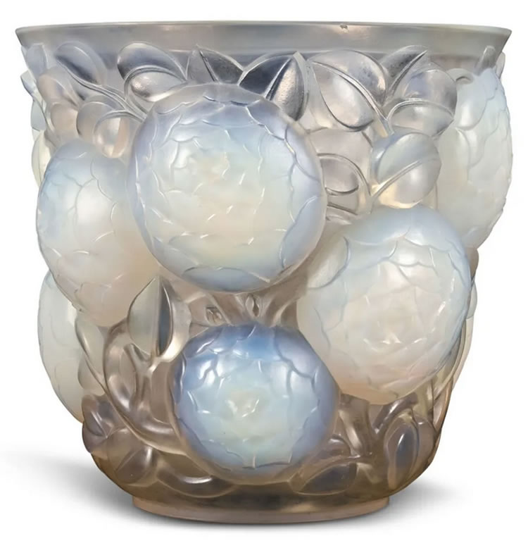 R. Lalique Oran Vase