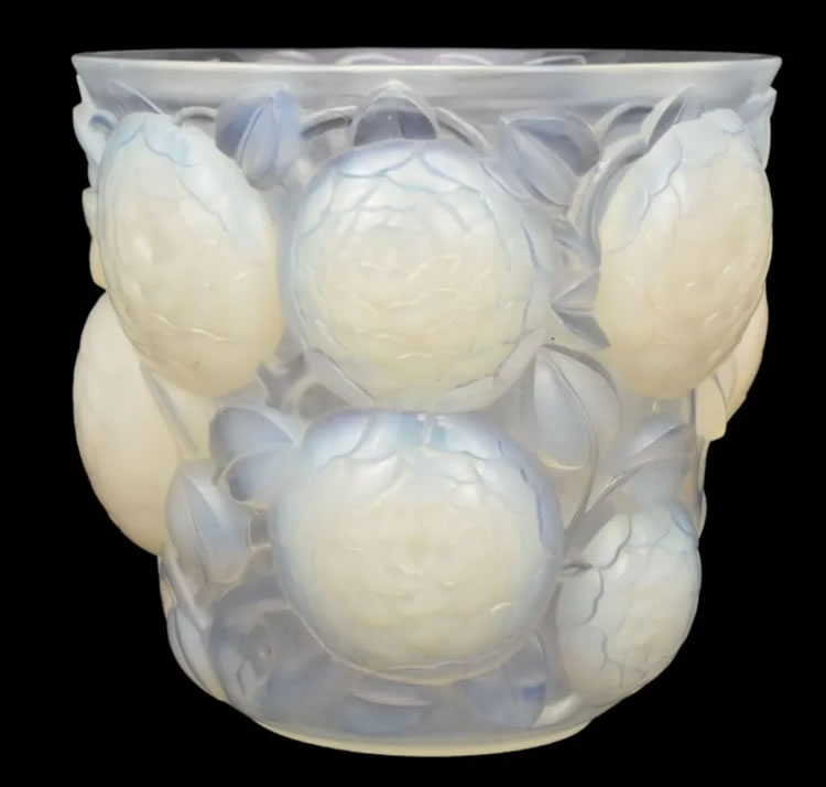 R. Lalique Oran Vase