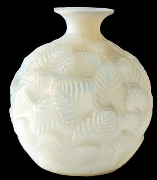 R. Lalique Ormeaux Vase