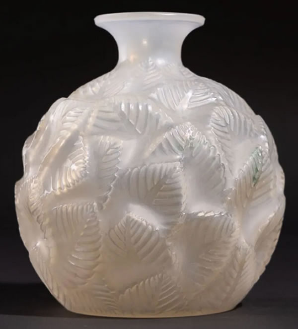 R. Lalique Ormeaux Vase