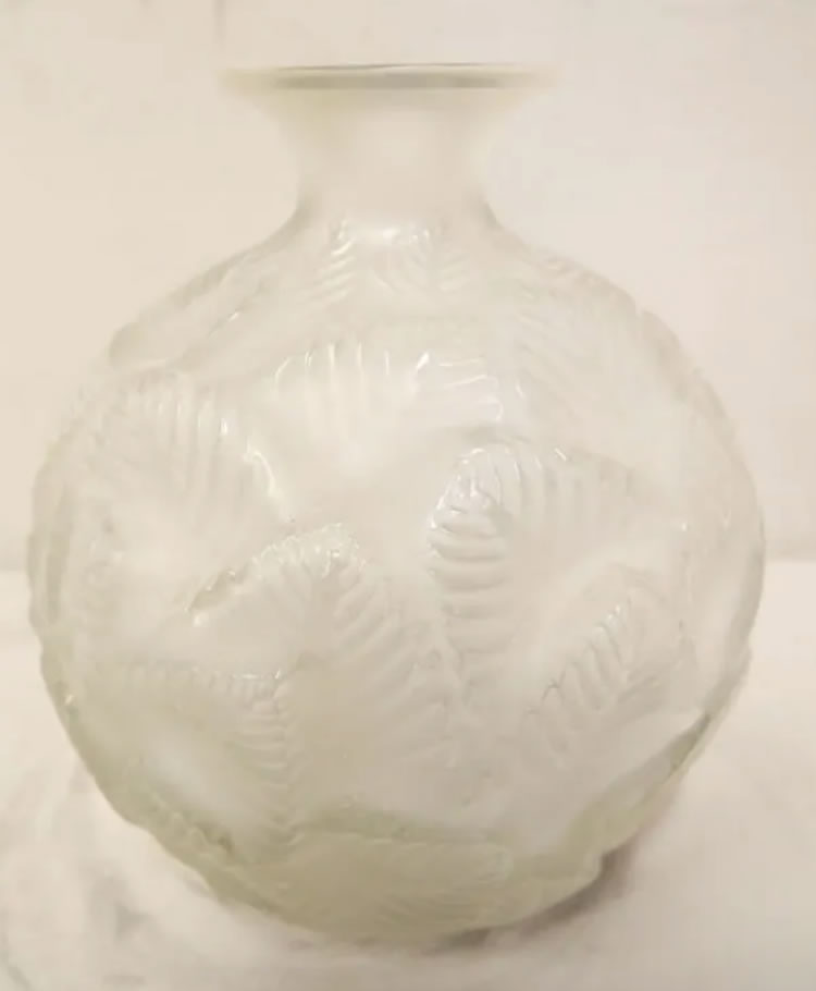 R. Lalique Ormeaux Vase