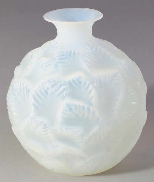 R. Lalique Ormeaux Vase